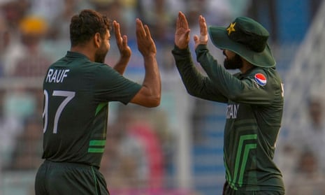 Pakistan’s Haris Rauf (leff) and Shadab Khan celebrates the dismissal of England’s Jonny Bairstow.