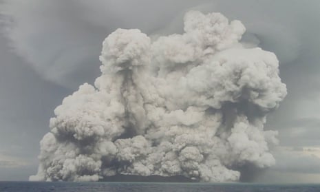 Eruption of the underwater volcano Hunga Tonga-Hunga Ha'apai off Tonga