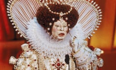 Whoopi Goldberg delivers her opening monologue dressed as Queen Elizabeth I at the 1999 Oscars.