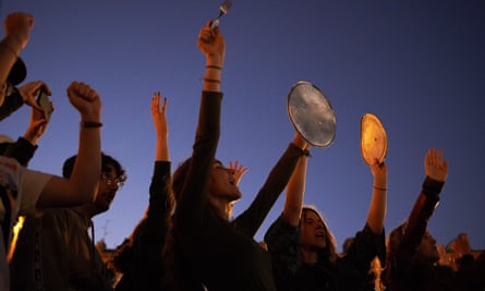 معترضان در حین کنسرت علیه سخنرانی مکرون در تولوز فریاد زدند