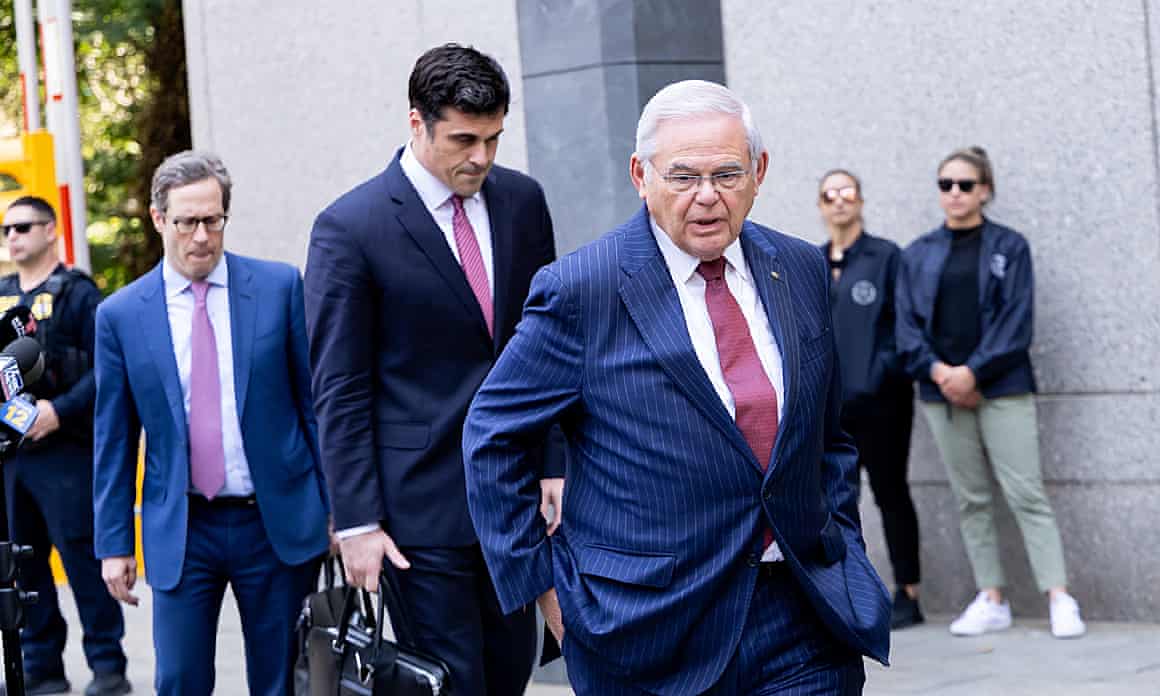 Bob Menende leaving Manhattan federal court