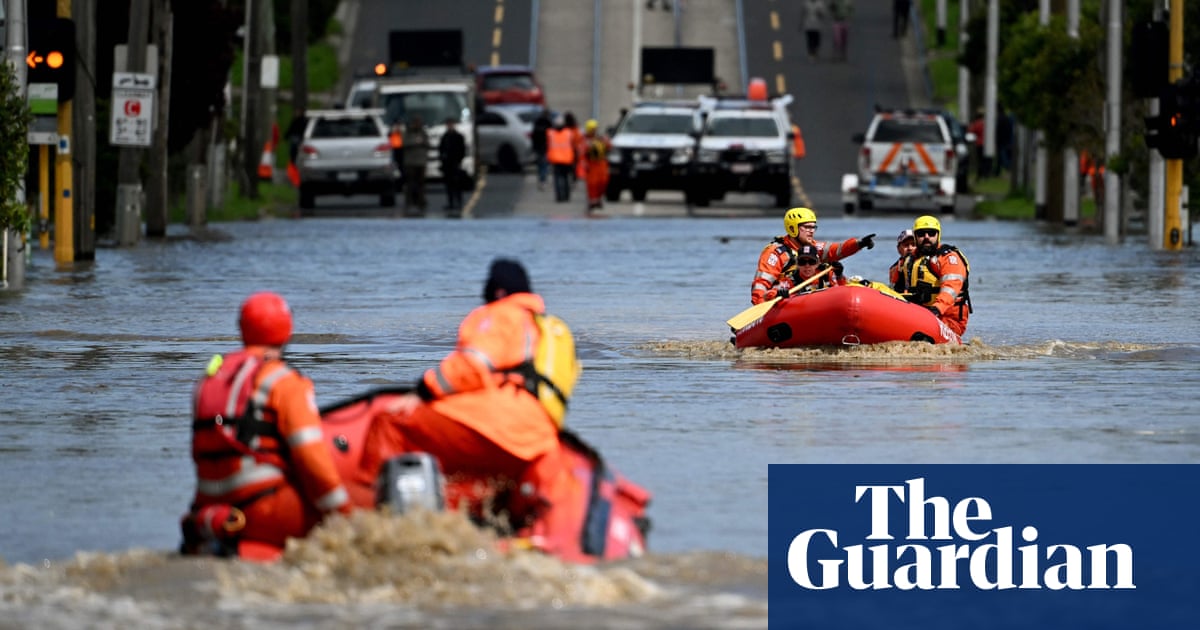 Victoria, NSW and Tasmania experience flood emergency with thousands told to evacuate