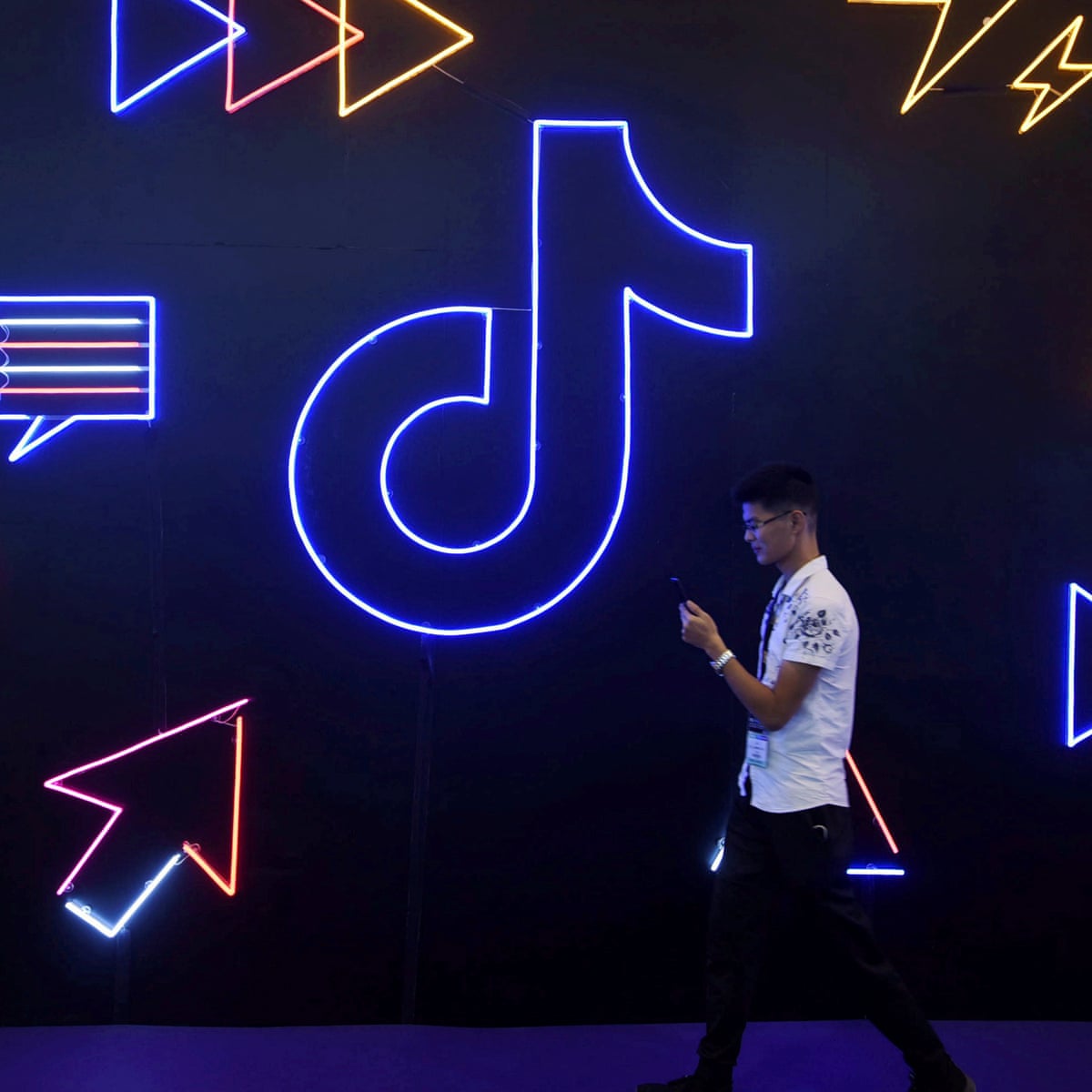 The Party S Over China Clamps Down On Its Tech Billionaires Chinese Economy The Guardian