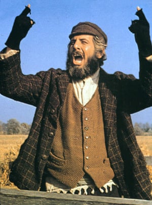 Chaim Topol in Fiddler on the Roof, 1971.