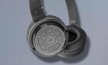 Soundmagic P22BT headphones.