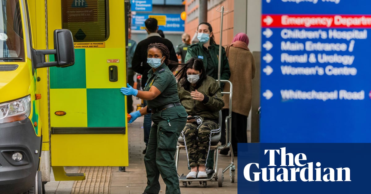 What lies on the other side of the UK’s Omicron wave?