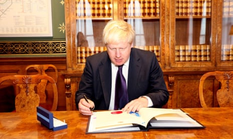 Boris Johnson signs the Paris agreement