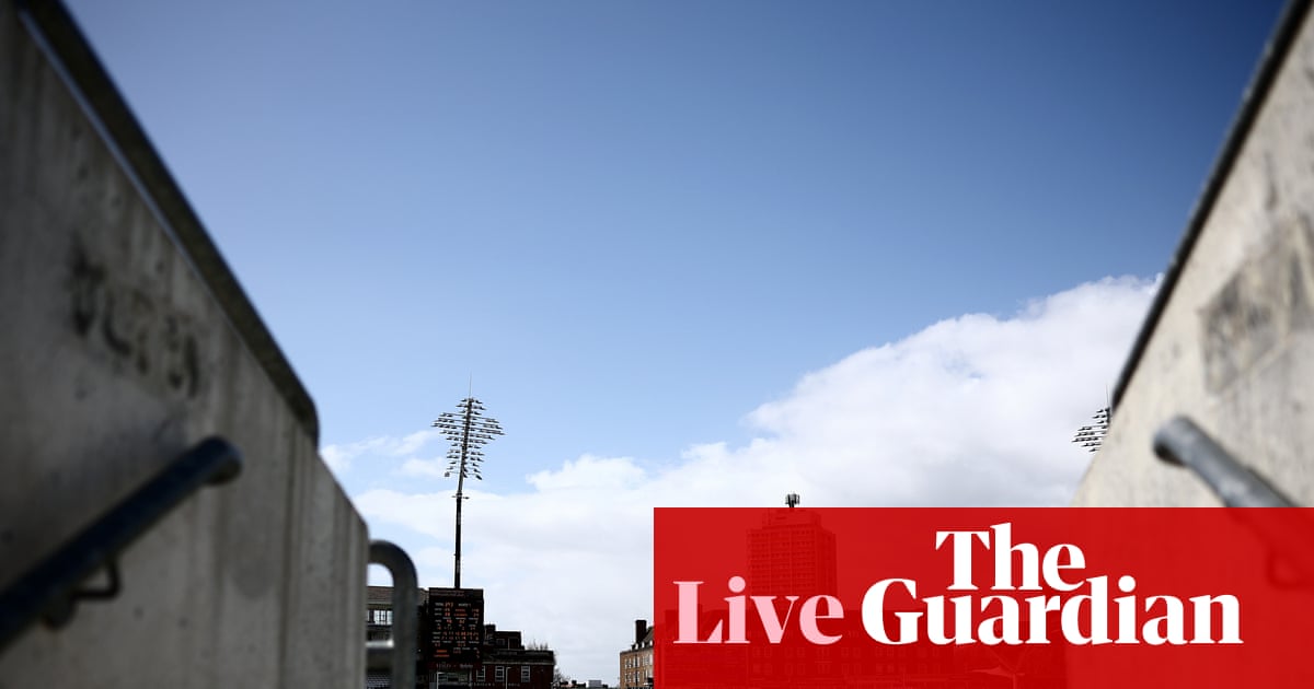 Surrey v Essex, Notts v Warwickshire, and more: county cricket, day three – live