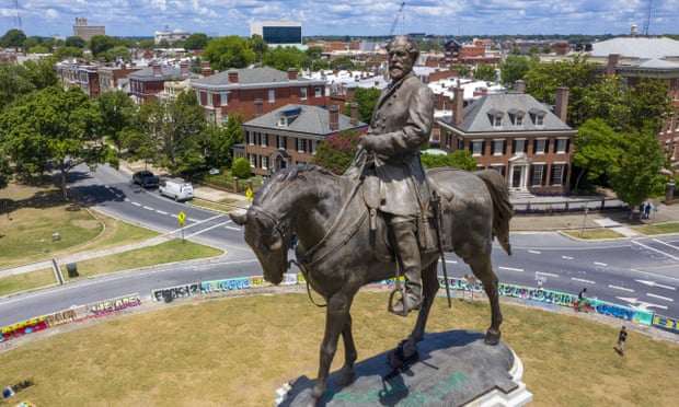Statue of Confederate Gen Robert E Lee on Monument Avenue in Richmond, Virginia.