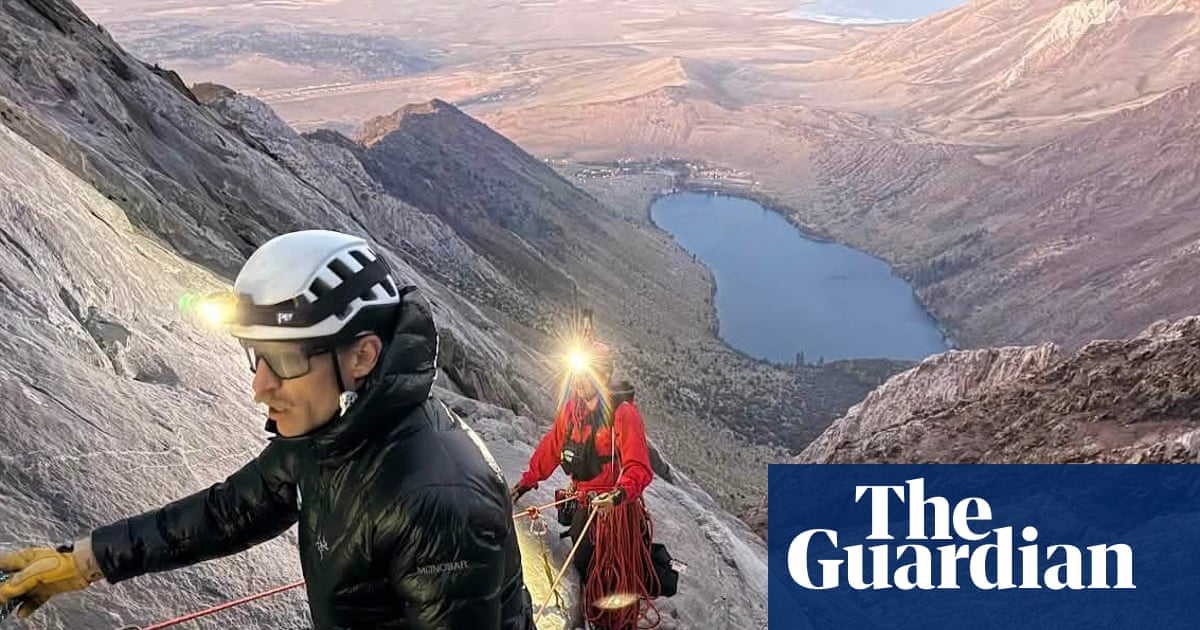 Volunteers rescue man stuck on 10,000ft-high ledge in Sierra Nevada