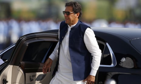 Cornered tiger' Imran Khan makes last-ditch bid to cling to political power | Imran Khan | The Guardian