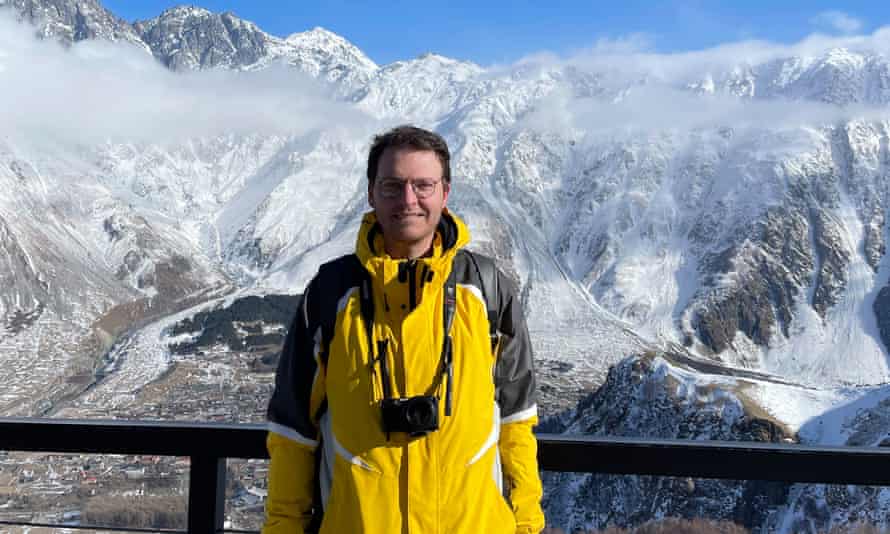 Тележурналист «Дождь» Илья Шепелин находится в отпуске в Грузии, где базировалось и базируется начало украинского вторжения