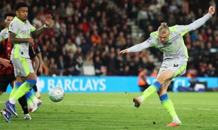 Erling Haaland scores a stoppage-time goal for Manchester City at Bournemouth