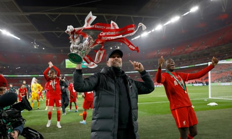 Jurgen Klopp con la Copa Caraboa