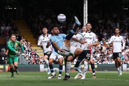 Ilkay Gündogan acrobatically fires Manchester City ahead against Fulham