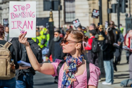 नवीनतम युद्ध रोको विरोध गाजा में लड़खड़ाते शांति समझौते, ईरान पर युद्ध और इज़राइल द्वारा लेबनान पर नए हमलों के विरोध में हो रहा है। लंदन, वेस्टमिंस्टर, यूके, 21 मार्च, 2026