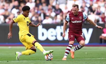Rhian Brewster in action for Sheffield United