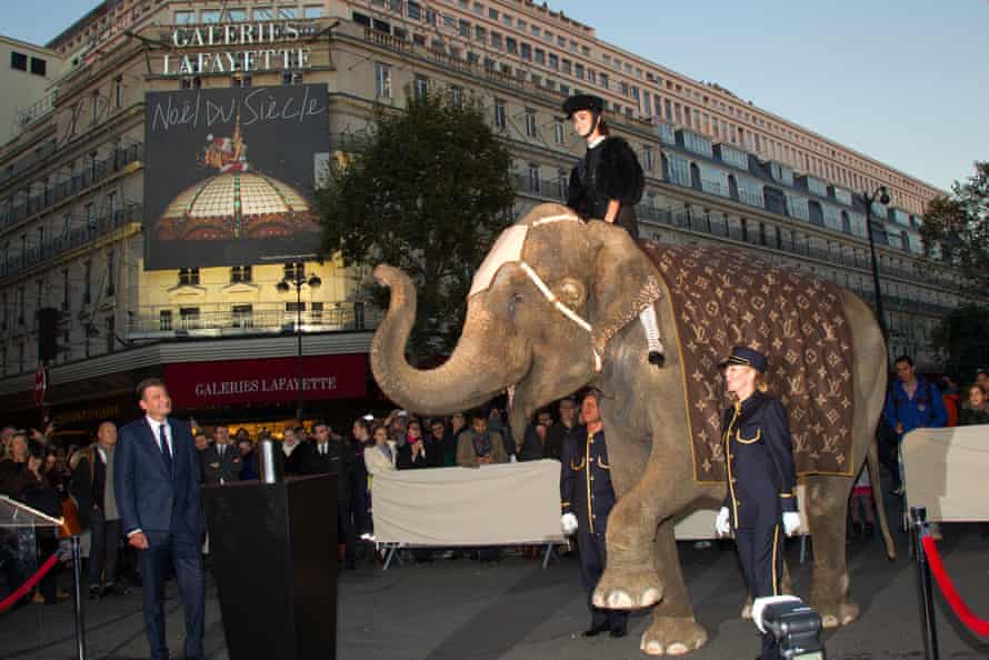 Dumba at the switching on of some Christmas lights in Paris in 2012.