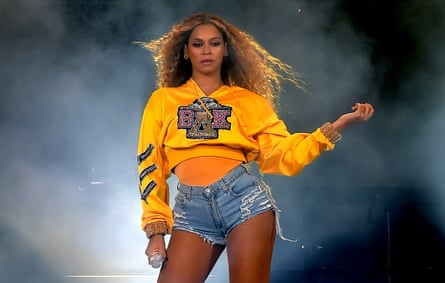 Beyoncé performs at Coachella