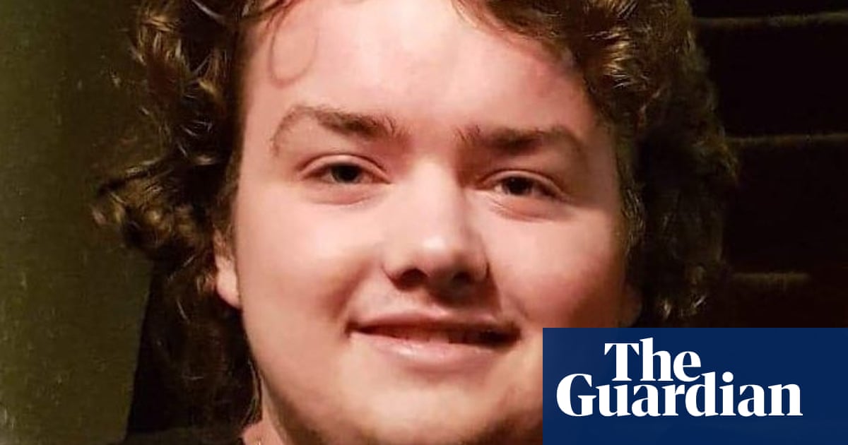 Tributes paid to Hull student who died after suspected spider bite