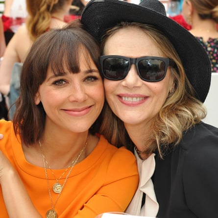 Jones with her mother, Peggy Lipton, 2016.