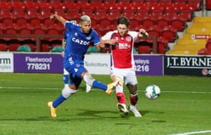Richarlison bangs in his second.