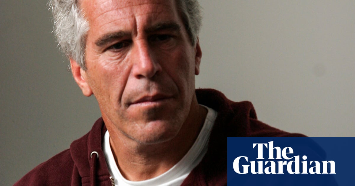 Много от имената са на хора които са били публично