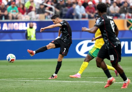 Stephen Eustáquio scores Canada’s late winner at Los Angeles Stadium.