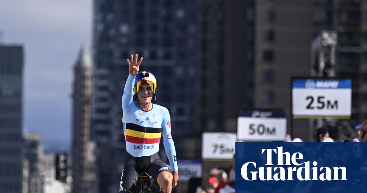 Evenepoel wins fourth world time trial title in a row, Reusser retains her crown