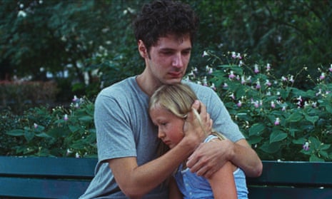 Vincent Lacoste and Isaure Multrier in Amanda.