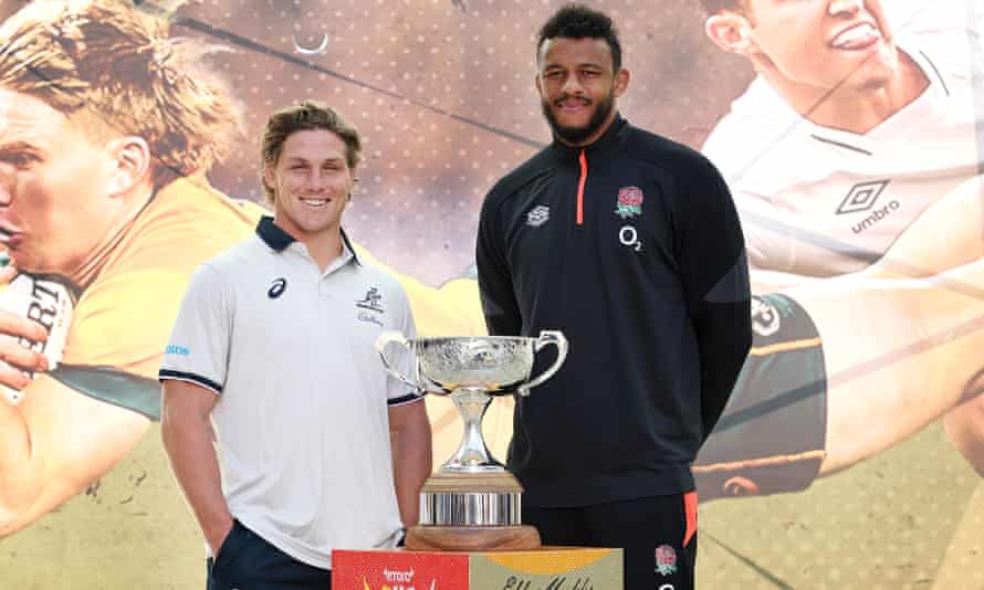 Michael Hooper and Courtney Lawes with the Ella-Mobbs Cup