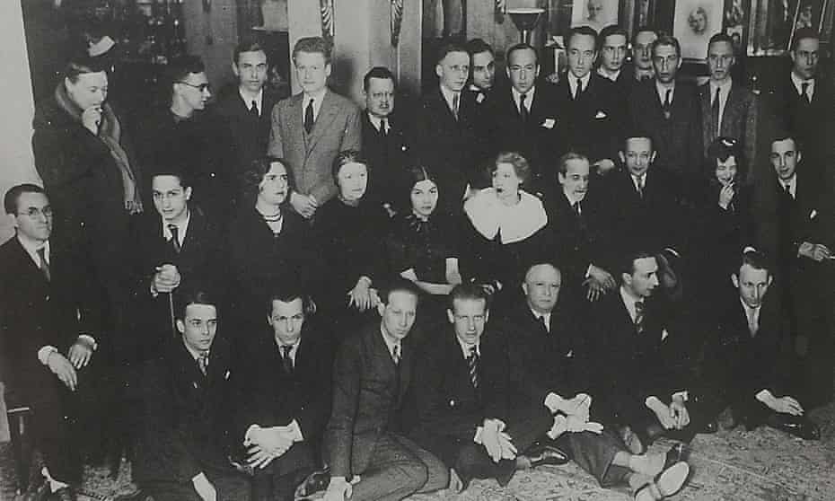 Yuri Felsen (top row, sixth from left) with fellow contributors to the émigré literary review Chisla.