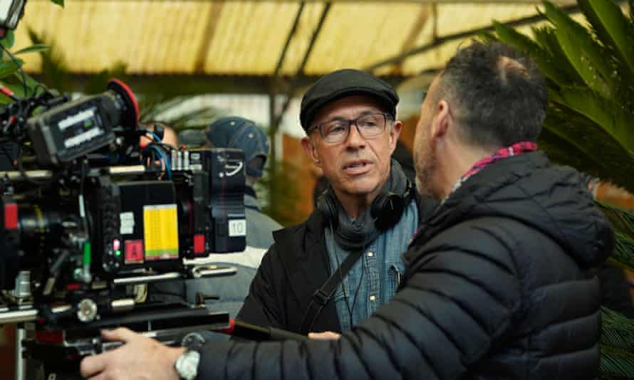 Peter Chelsom on the set of Security