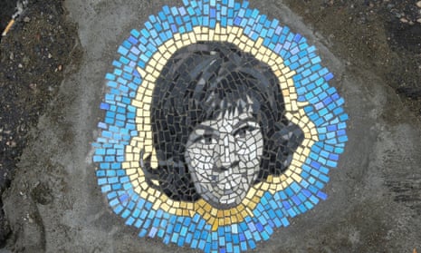 Aretha Franklin in pothole art.