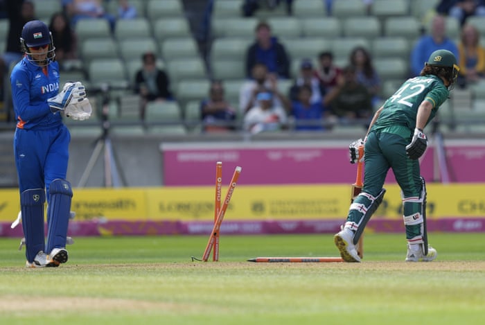 Pakistan are all-out for 99.