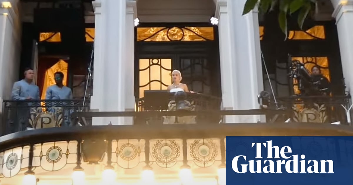Don't cry for me, all you boozers! The trouble with shifting Evita's big balcony number from stage to street