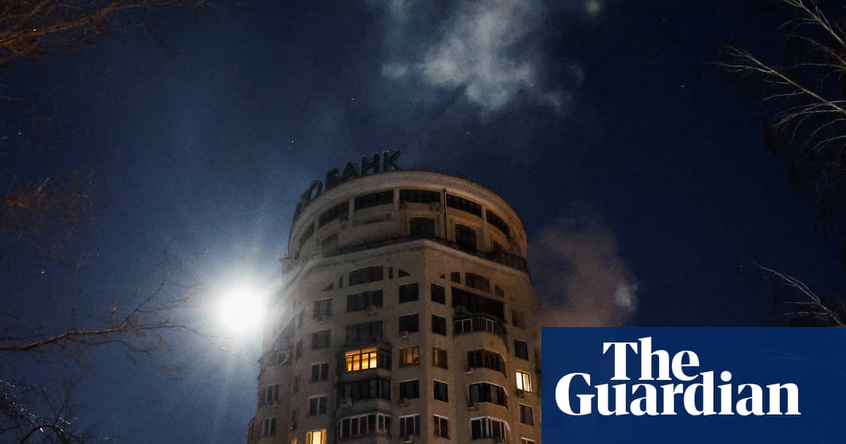 Russia Renews Attacks on Kyiv and Kharkiv; Peace Talks Loom Amidst Truce Violations and US Warnings