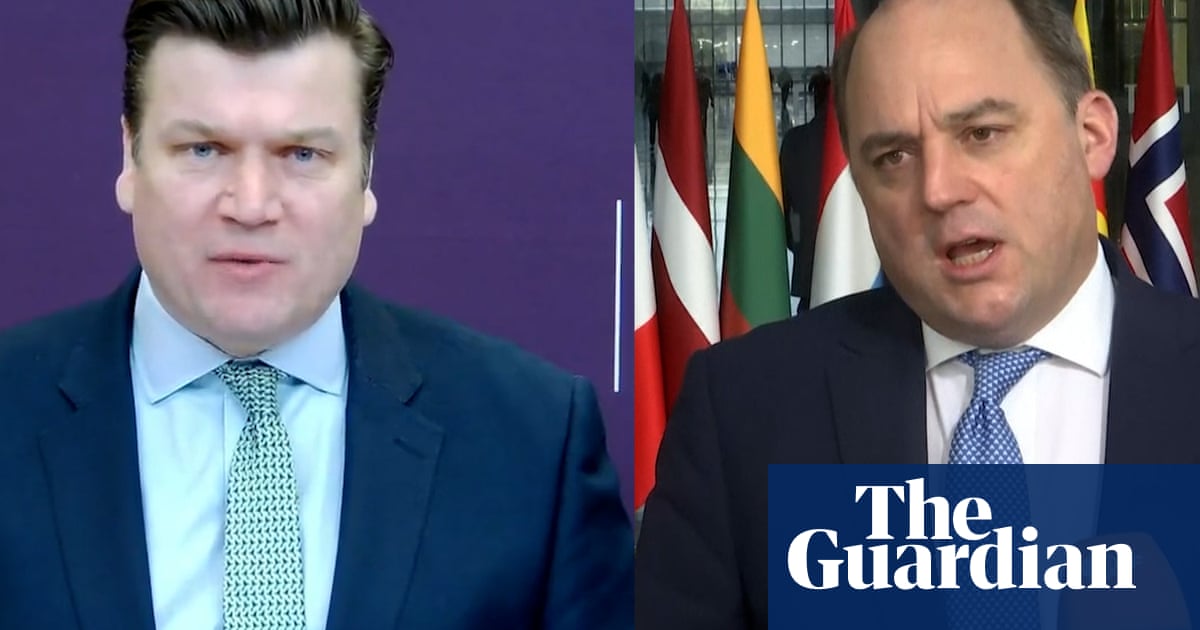 Russia still sending troops to Ukraine border, say UK ministers – video
