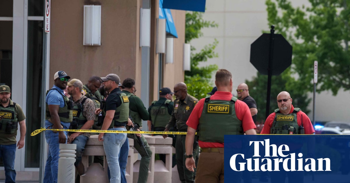 At least 10 people wounded in Louisiana mall shooting, police say