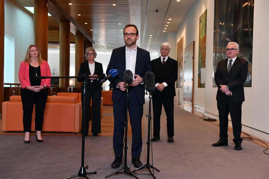 Greens leader Adam Bandt, and independents Rebekha Sharkie, Helen Haines, Bob Katter and Andrew Wilkie call for an anti-corruption watchdog at a media conference at Parliament House in 2020.