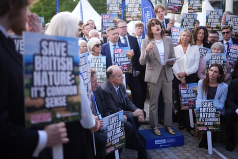 Η Victoria Atkins, η γραμματέας του σκιώδους περιβάλλοντος, μιλώντας στη ζώνη οπαδών στο συνέδριο των Τόρις.