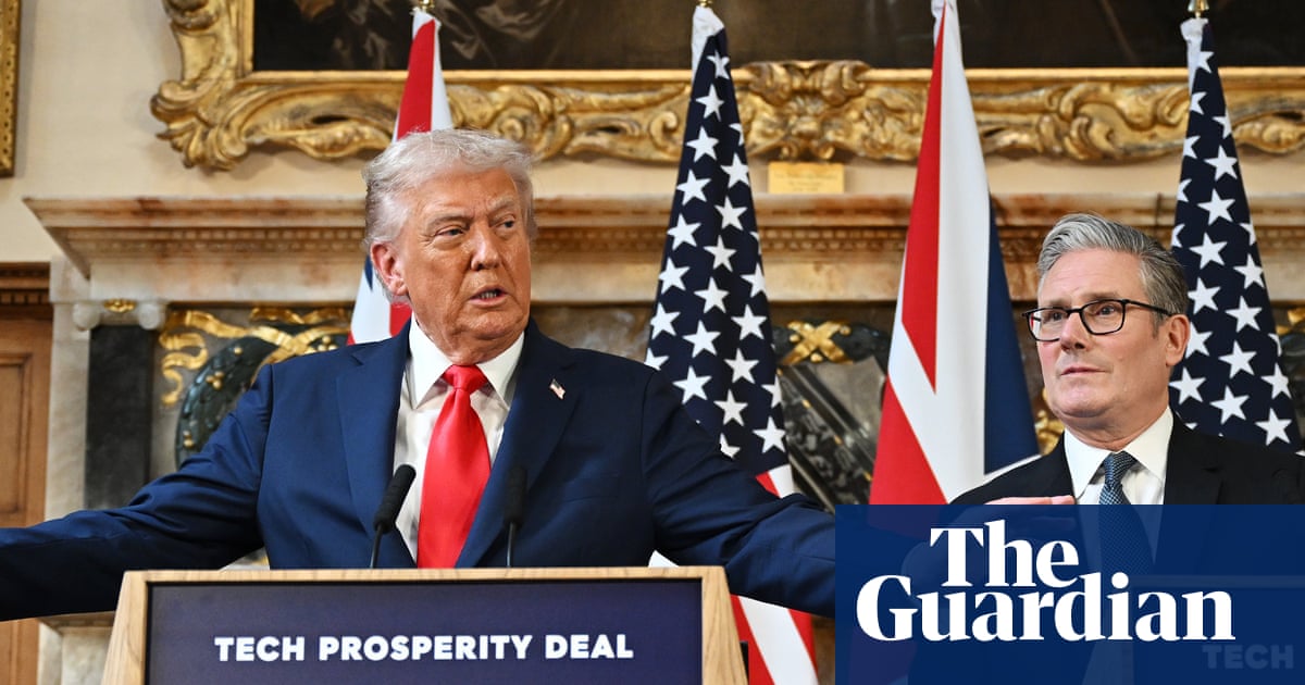 Trump turns fire on Putin and lauds UK in press conference with Starmer