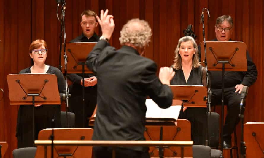 Howard Goodall conducts the BBC Singers in Milton Court.