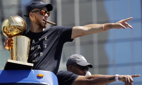 Stephen Curry sticks it to haters with another solid pro golf showing