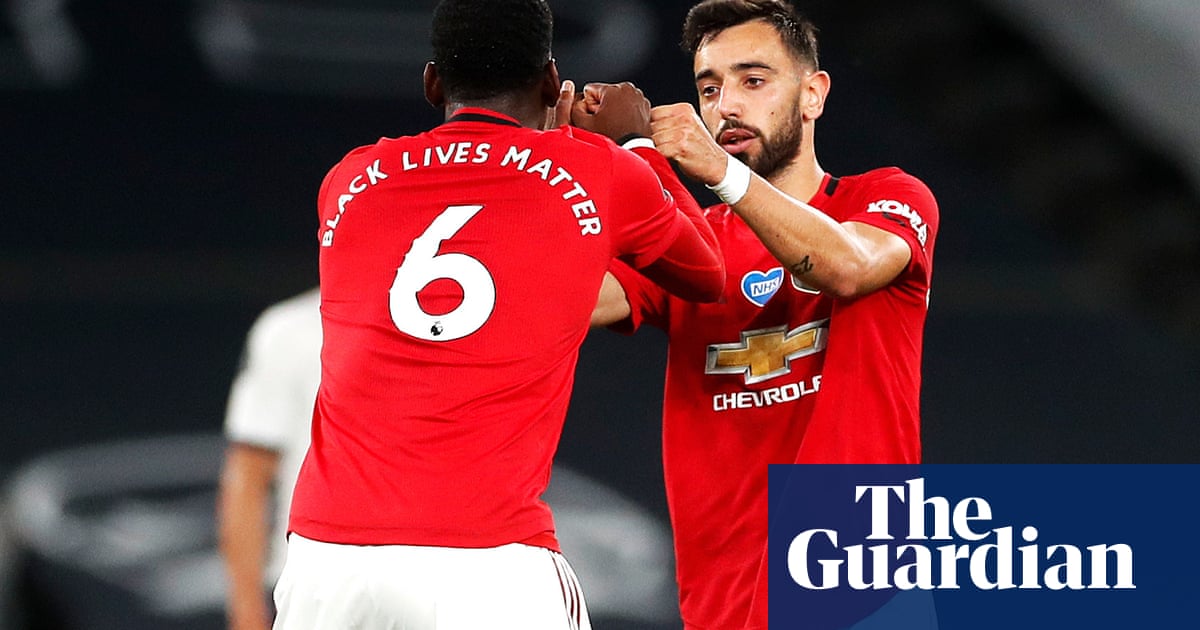 Fernandes penalty salvages point for Manchester United at Tottenham