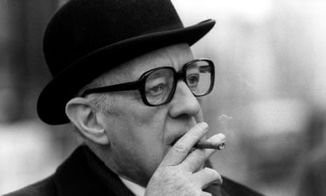Alec Guinness as George Smiley in Smiley’s People, 1982.