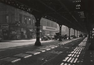 Under the 3rd Avenue EL, New York, 1946