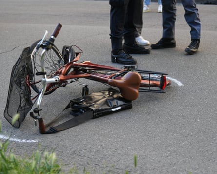 A damaged bicycle on the ground