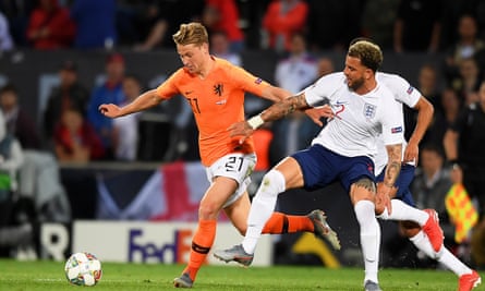 Frenkie De Jong Writes Netherlands Script While Stones Fluffs His