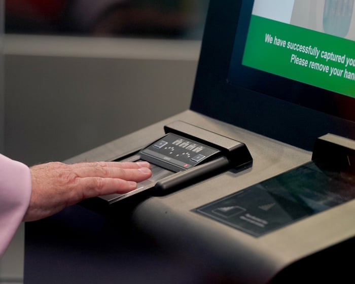 Ryanair warns of summer ‘queue chaos’ at EU airports over fingerprint checks